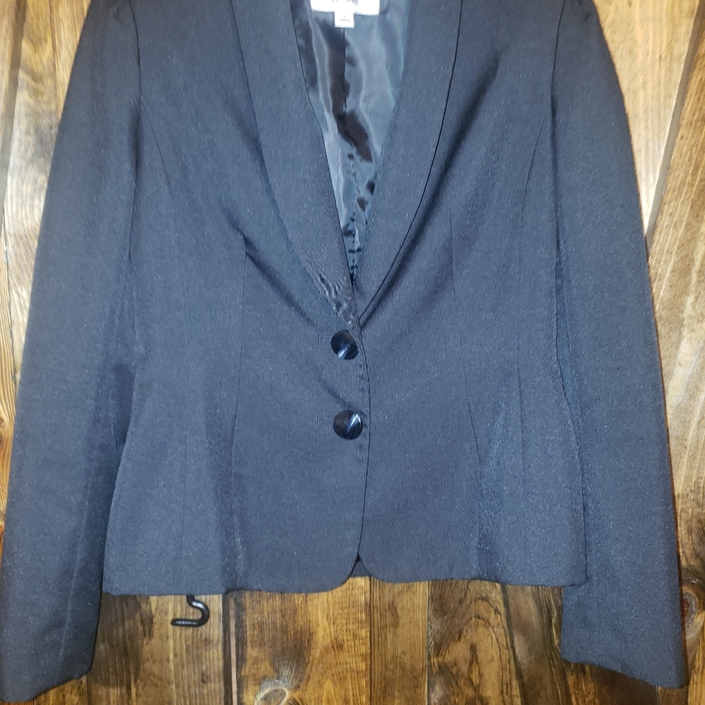Le Suit